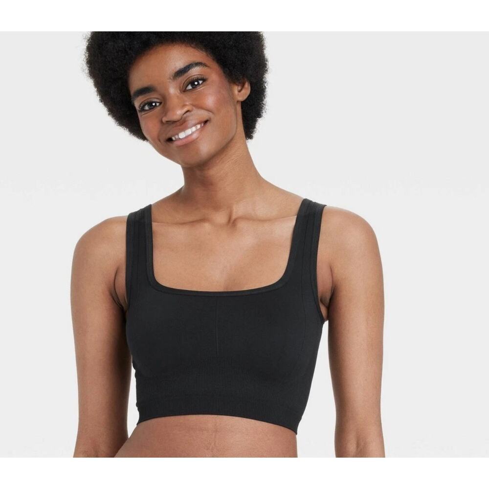NWT Colsie Women's Knit Seamless SquareNeck Brami Tank Bra black Size Small